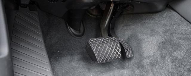 帝豪gs车钥匙电池型号,帝豪gs2023款钥匙电池是什么型号