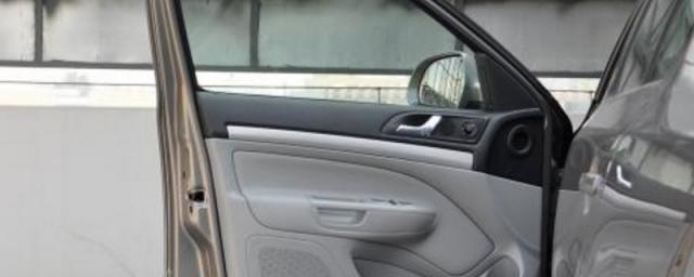 车门主驾驶门无法落锁,主驾驶车门锁不住