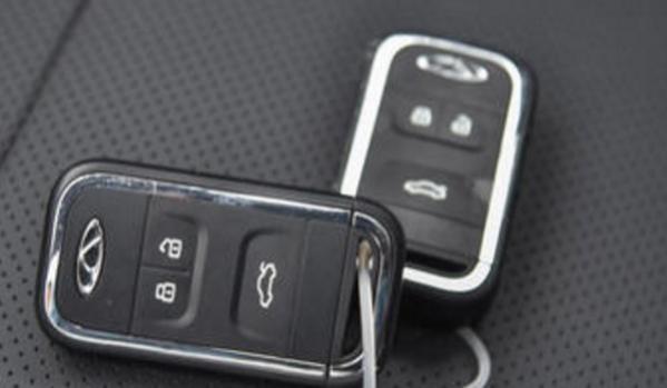 汽车机械钥匙孔在哪里,汽车都有机械钥匙吗