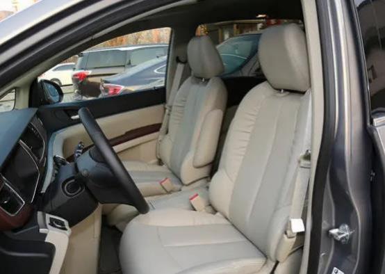 别克gl8前脸像埃尔法是哪一款(别克gl8前脸)