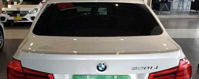 宝马320后备箱按钮在哪,宝马320li后备箱开关按键在哪