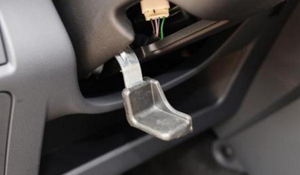 方向盘调节功能怎么使用,方向盘正确调节