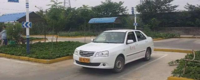怎样看车身正不正技巧科目三,车身正不正判断技巧