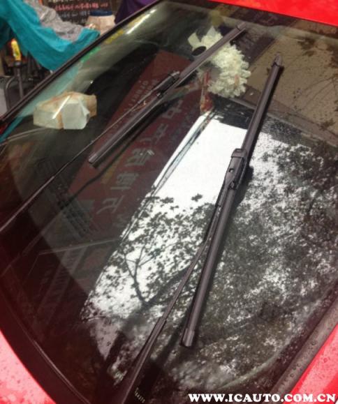 奥迪A4L雨刮更换方法,奥迪a4l雨刮器尺寸