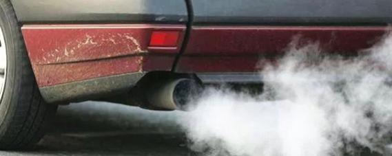 汽车冒烟是什么原因造成的,汽车冒烟是什么原因,原因介绍