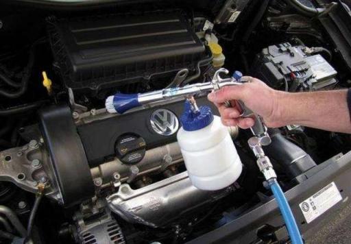 汽车发动机舱可以清洗吗,汽车发动机舱清洗有必要吗?怎么清洗?