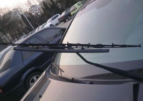 如何更换雨刮胶条,雨刮器怎么换胶条图解