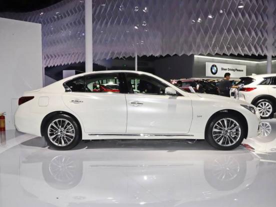 jeep指南者胎压在哪里显示,jeep指南者胎压复位键在哪