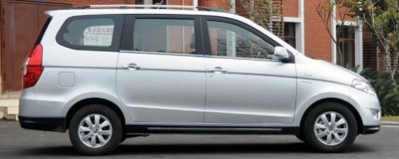 五菱宏光发动机钢印号在哪里,五菱之光发动机钢印号在哪里