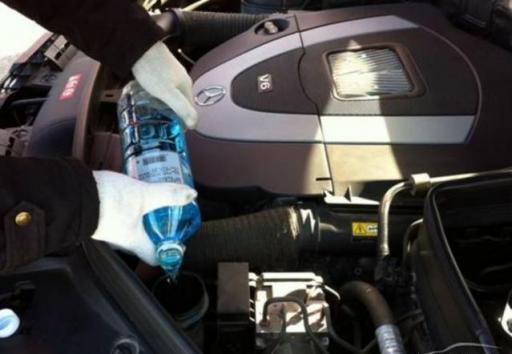 玻璃水被冻了咋办,玻璃水被冻住了怎么办?这5招要记牢!