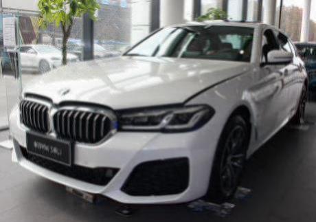 宝马5系轮毂(宝马5系使用什么品牌的轮胎)