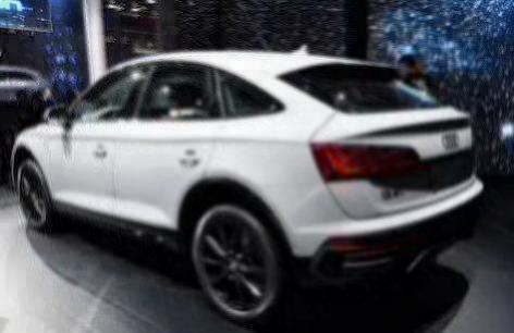 奥迪q5车灯怎么开(奥迪Q5一年保险费用)