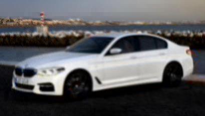 宝马5系首付多少钱月供多少钱(宝马5系智能钥匙没电如何打开车门)