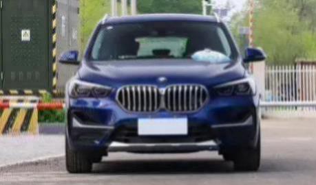 奥迪q3与宝马x1对比(宝马X1大灯型号)