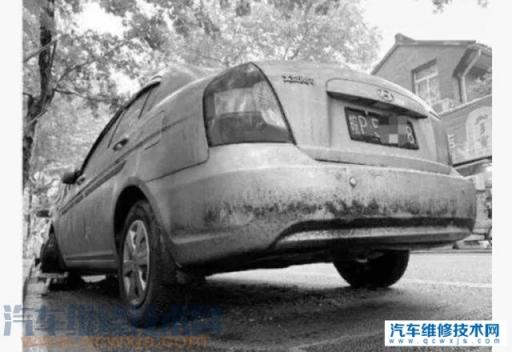 长期占用公共停车位的僵尸车怎么处理,公共停车位有僵尸车怎么办