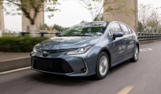 卡罗拉双擎和双擎e区别多少钱(卡罗拉点烟器如何使用)