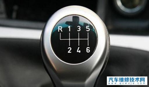 手动挡的车怎么发动,手动挡轿车怎么发动