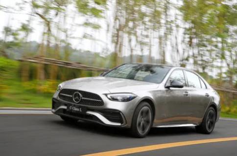 奔驰c级落地价格多少(奔驰C级落地价是多少)