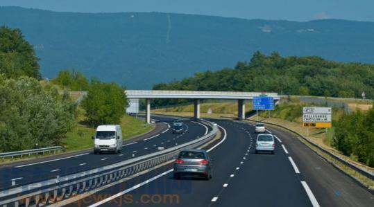 电动汽车怎么开比较省电,电动车怎么开比较省电