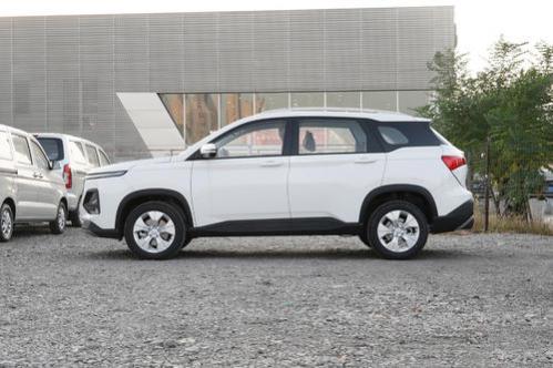 宝骏530空间尺寸图解,宝骏530内部空间尺寸