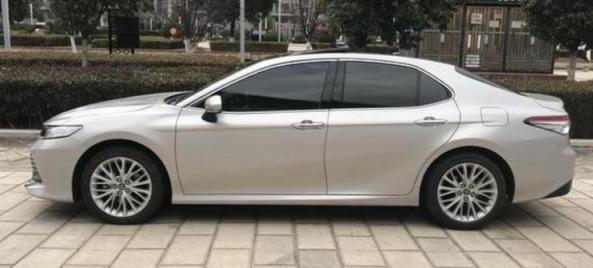 凯美瑞双擎内饰(凯美瑞双擎内饰)