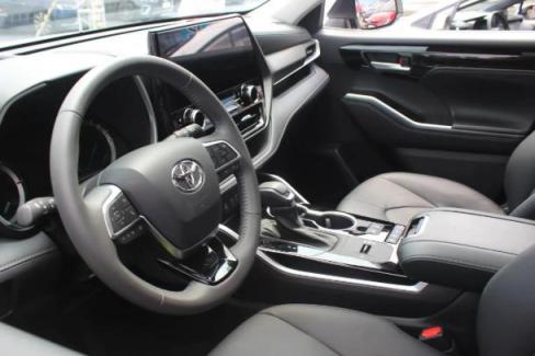 汉兰达悬架硬吗(汉兰达胎压多少合适)