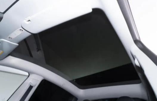 特斯拉汽车有哪些缺点(Model Y天窗尺寸)