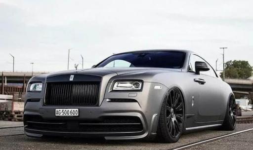 劳斯莱斯每个车门都有雨伞吗,劳斯莱斯车载雨伞