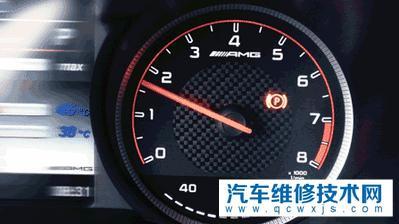 超车降档补油正确操作方法,手动挡如何降档超车