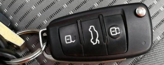 捷达车钥匙锁在车里了怎么办,捷达钥匙锁车里面了 怎么办