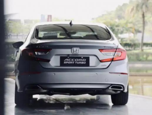 雅阁适合家用吗(雅阁车身悬架)