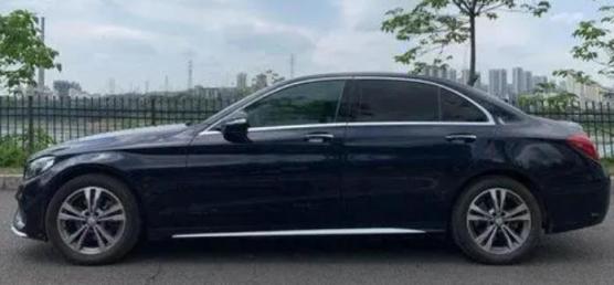 奔驰c级尾部设计(奔驰C级尾部设计)