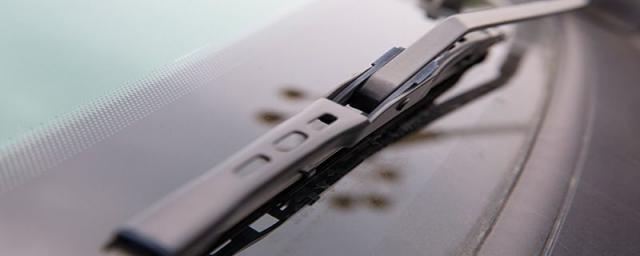 雨刮器一个长一个短长的在哪边,雨刮器一个长一个短怎么安装