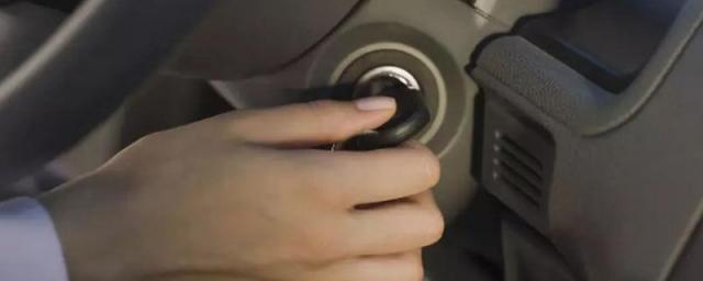 自动挡车怎么熄火正确方法,自动挡车打着火不走怎么回事