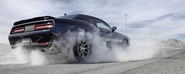 自动挡怎么起步操作,自动挡怎么弹射起步怎么操作