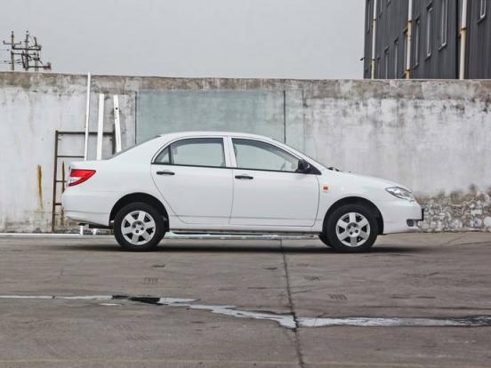 全责方不垫付医药费怎么办(出车祸后如何与肇事者索赔谁先垫付医药费)