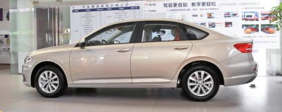 黑牌车可以正常年检吗(二手车交强险比年检日期早三个月正常吗？)