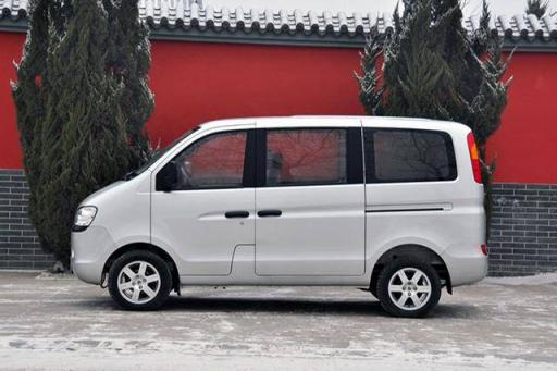 君威跟君越是一个级别吗(别克君越和别克君威哪个好(上汽通用别克君威优缺点))