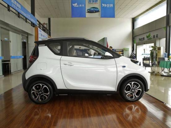 马自达3昂克赛拉更换备胎的全攻略流程,在应急车道更换备胎被扣6分是为什么