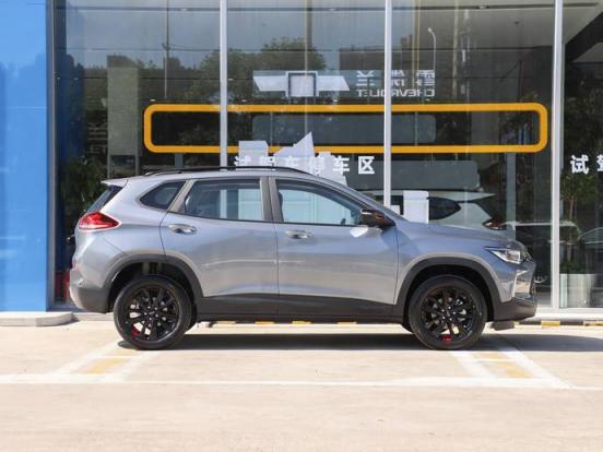 发动机仓清洗剂怎么使用(做首保需要用清洗剂清洁发动机吗)