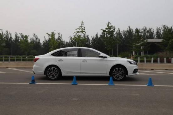 原车雨刮器能用3年吗(下雪雨刮器能用吗)