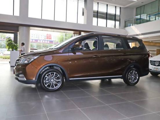 奥迪q3新款2023款(新款奥迪a6l方向盘功能键讲解)