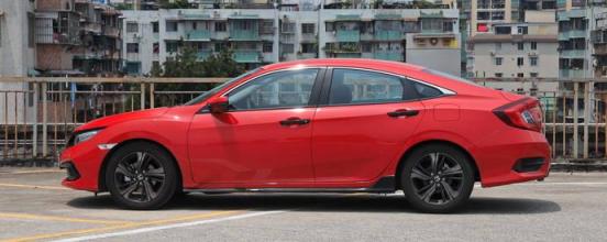 怎样避免汽车视野盲区(汽车驾驶有哪些盲区)