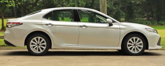 停车在有坡度的地方对车好吗(斜坡停车位坡度要求)