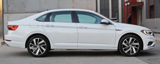 法拉利ff是不是四座车,法拉利gtc4是不是旅行车