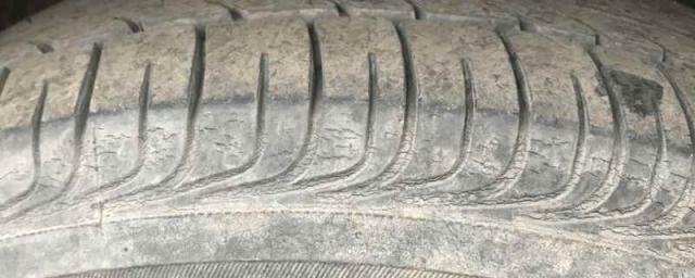 轮胎有细小裂纹要紧吗,轮胎侧面有细小裂纹还可以再用吗