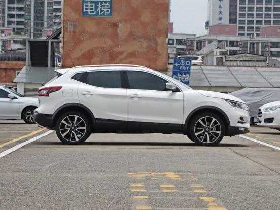 夫妻间汽车怎么过户,夫妻间过户汽车需要换牌照吗