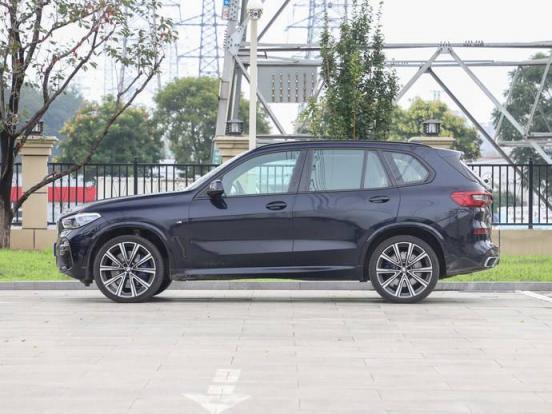 礼让行人的红绿灯闯了怎么处罚(斑马线不礼让行人怎么处罚)