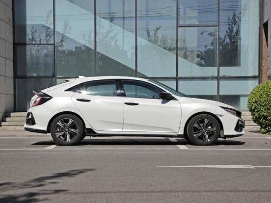 英菲尼迪QX50和雷克萨斯NX那个好(英菲尼迪q50和雷克萨斯es200(买雷克萨斯es还是q5l))