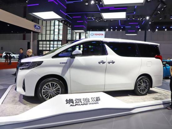 安全气囊灯亮是什么原因怎么处理(安全气囊灯亮一定要去4s店吗？)